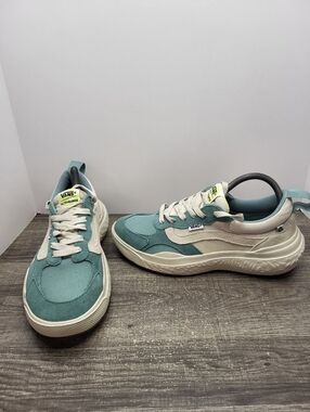 VANS UltraRange Neo VR3 Men's Size 8 Wms 9.5 Shoes Sneakers Tan Cream Green